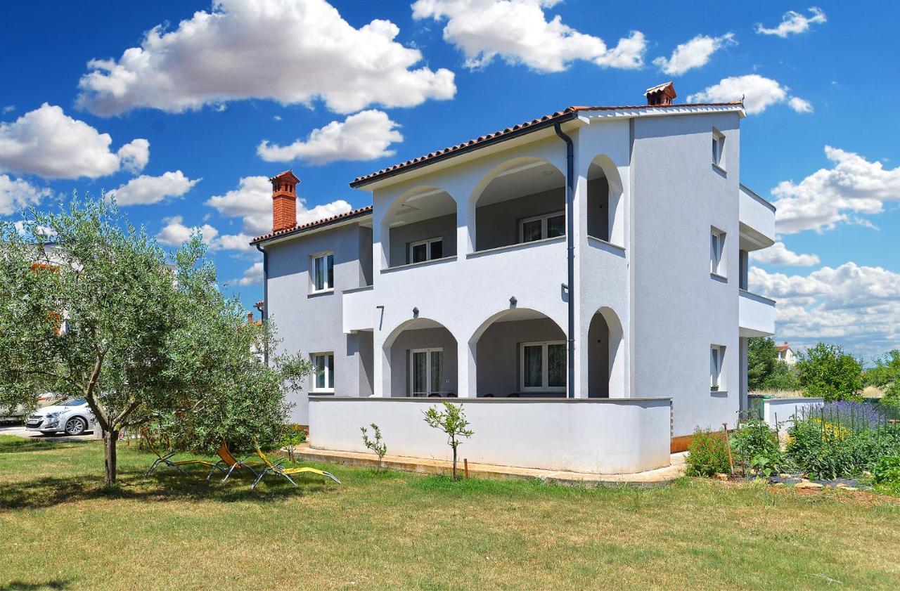 Apartments Elizabeta 1701 Fažana Exterior foto
